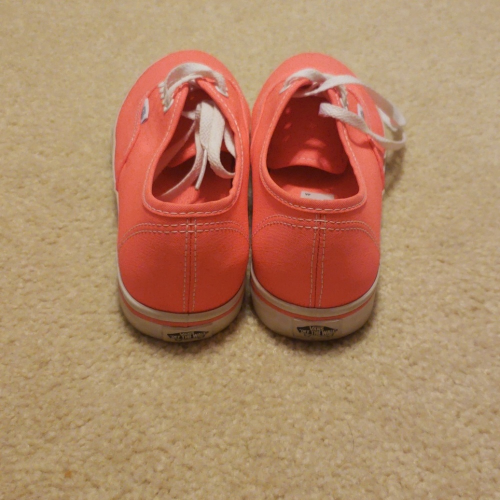 Vans - Picture 3 of 4